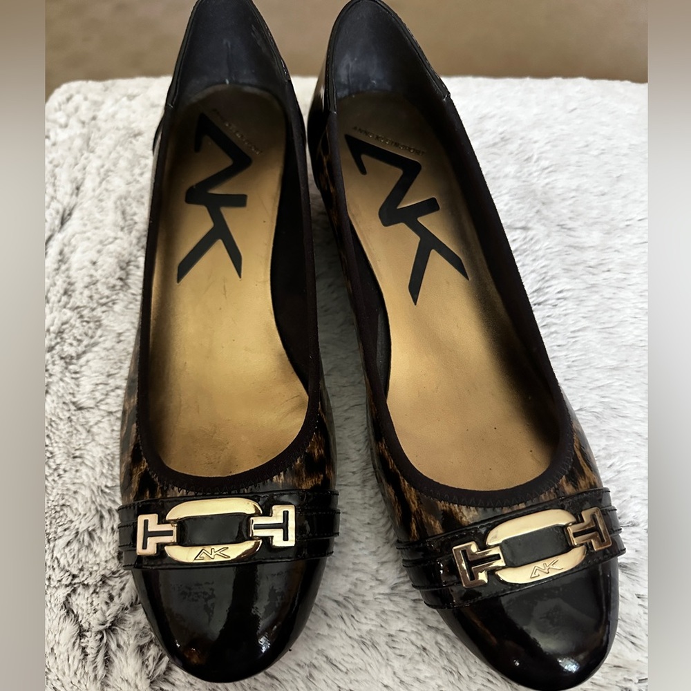 Anne Klein Sport Low rise pump wedge.